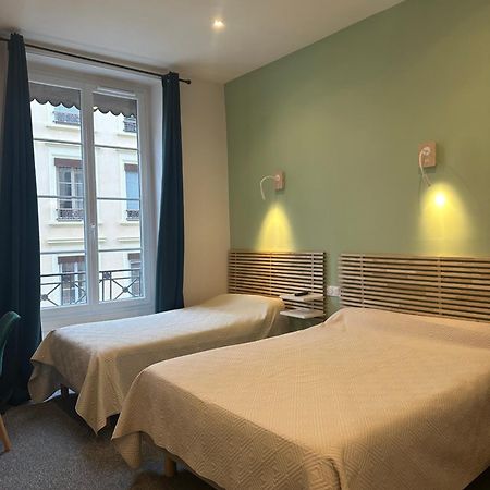 Hotel Azur Lyon Bagian luar foto